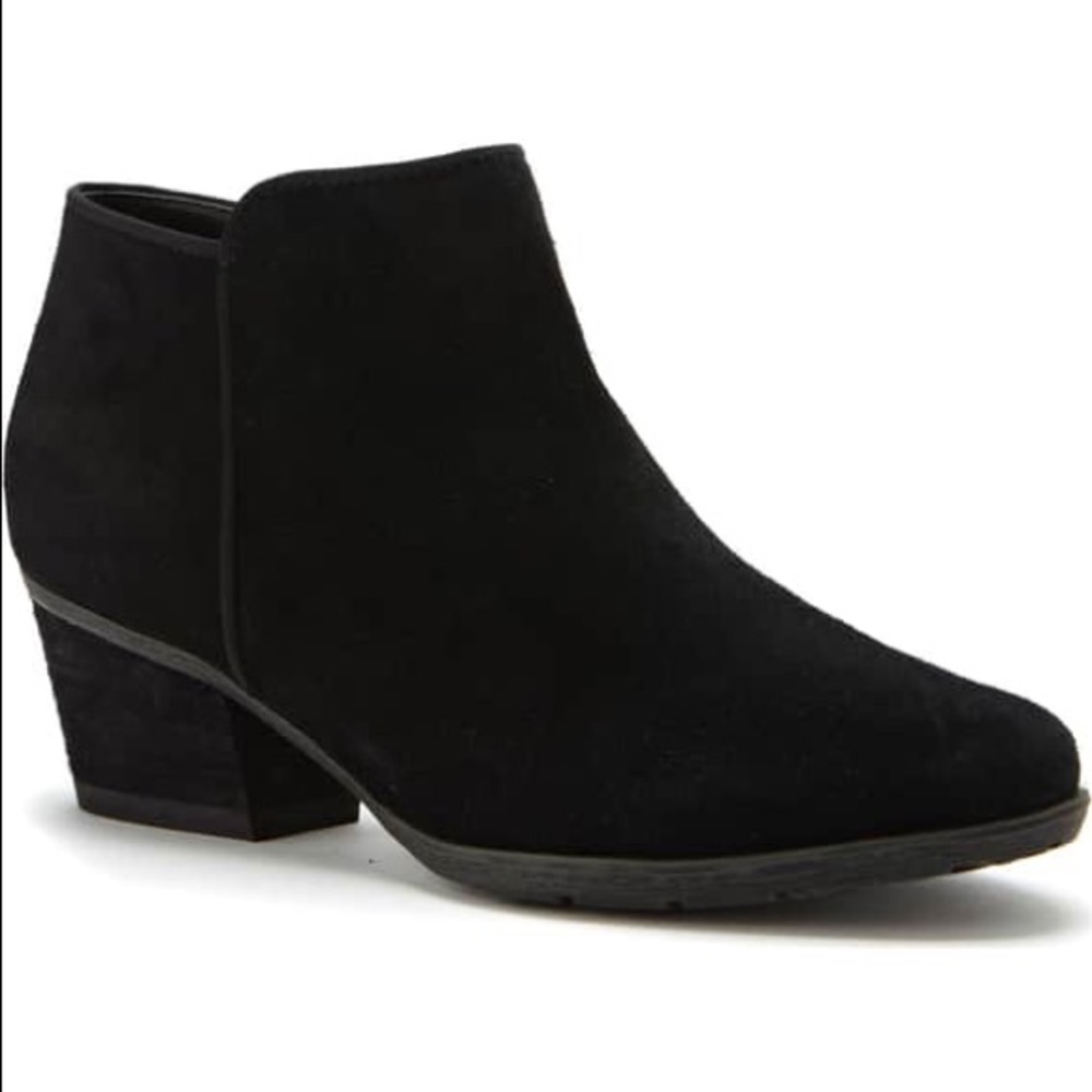 Blondo Black Suede Booties